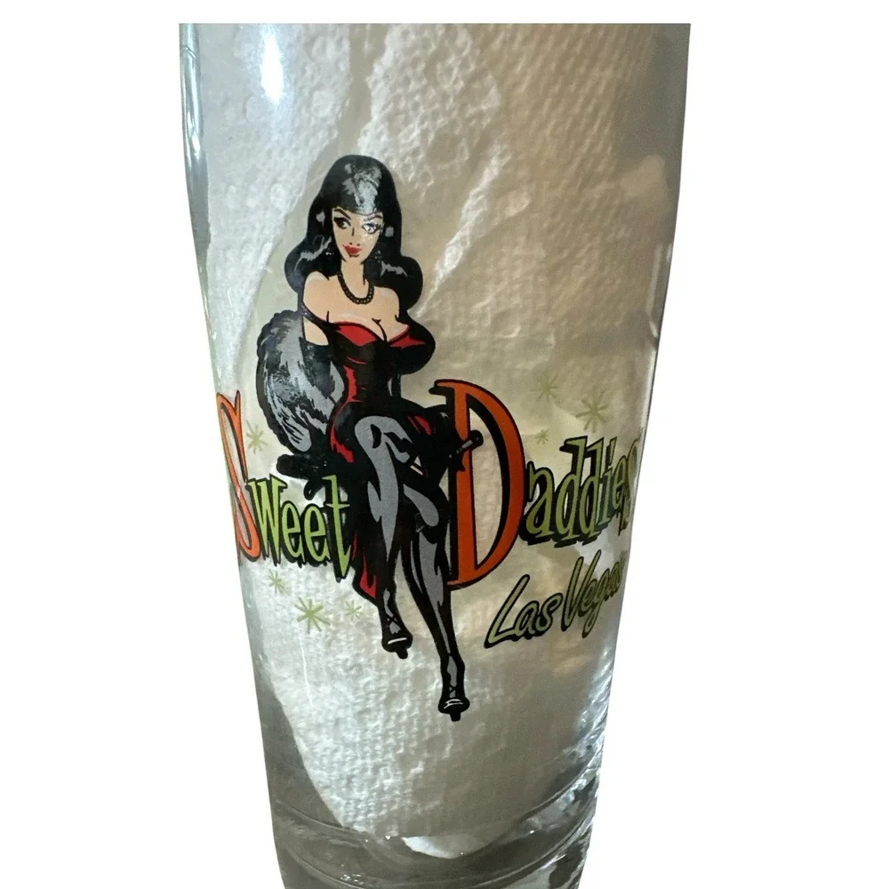 Sweet‎ Daddies Las Vegas Showgirl Martini Cocktail Set Shaker 2 Glasses Vtg 2005